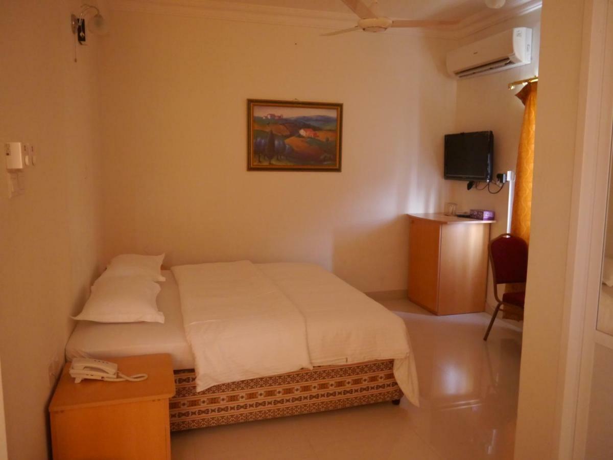 Plaza Hotel Muscat Exterior photo